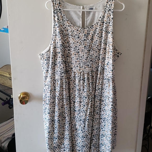Old Navy Dresses & Skirts - Old Navy sleeveless dress